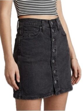 Madewell Washed Black Denim Mini Skirt Womens Size 26 High Rise Button Front